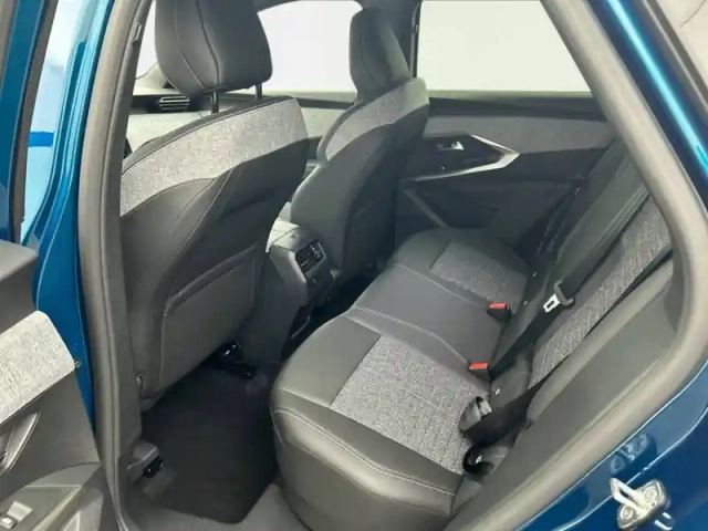 Peugeot 3008 hybrid 145 e-dcs6 — photo 35