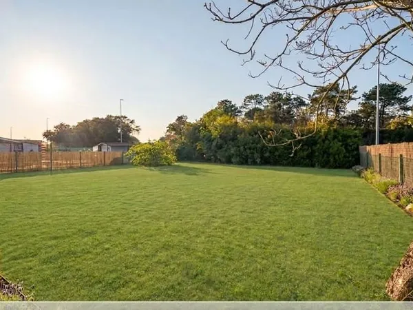 Terrain 588 m²