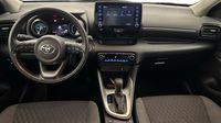 Toyota Yaris 116h Design 5p MY22 — photo 11