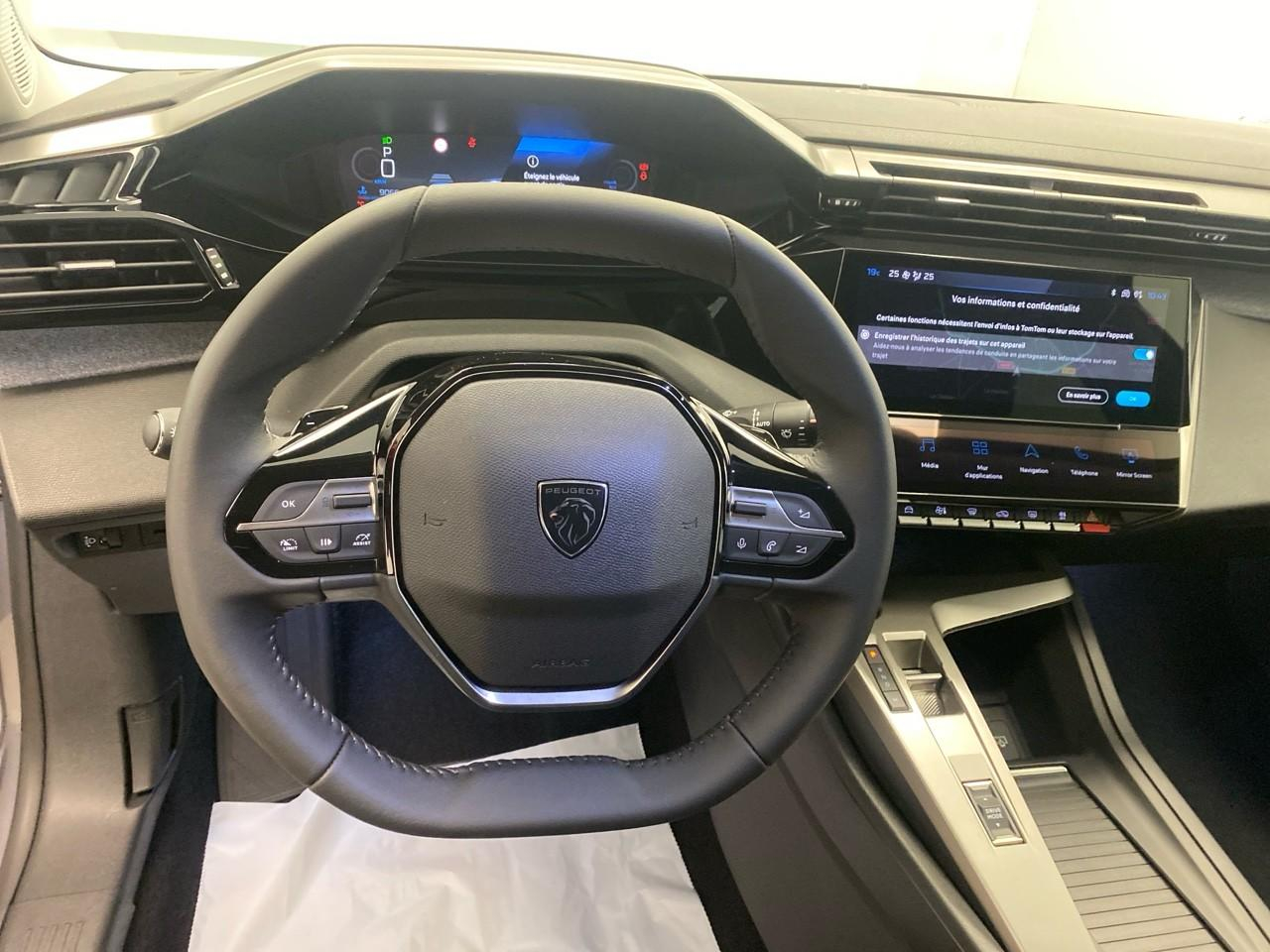 Peugeot 308 hybrid 145 e-dcs6 allure — photo 12
