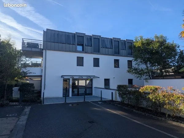 66,4 m² + terrasse 9 m² - Résidence sécurisée - 2 parkings