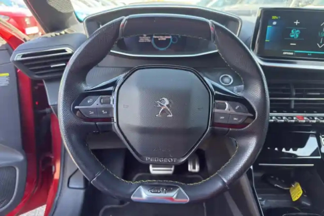 Peugeot 208 electrique 50 kwh 136ch — photo 17