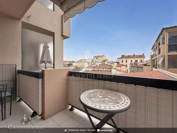 STUDIO COIN NUIT CANNES BANANE TERRASSE ASCENSEUR