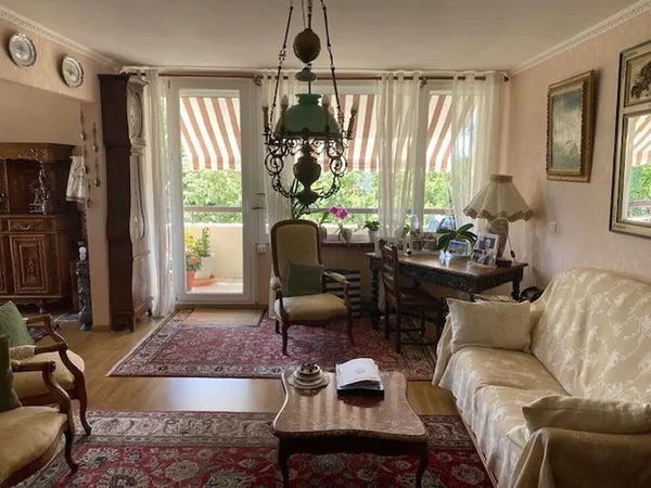 Appartement dans résidence de standing avec gardien, ascenseur, garage et balcons