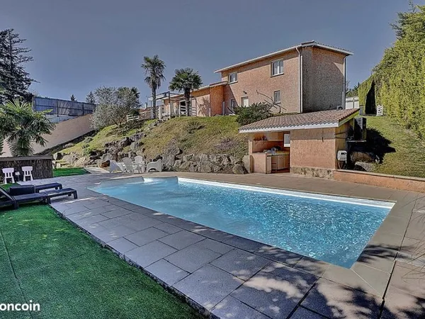 Villa 5 pièces 142 m²