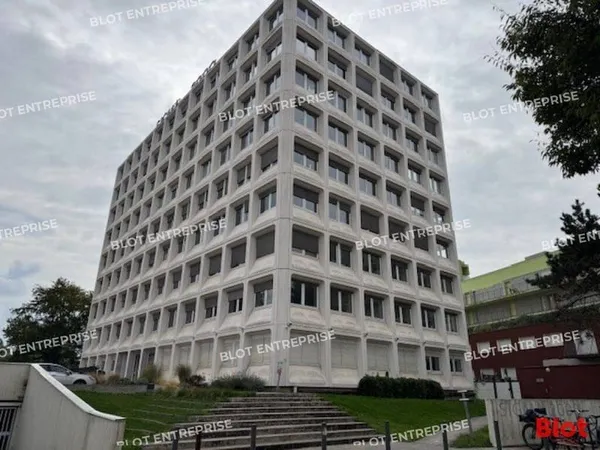 Bureaux 141 m²