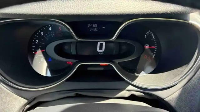 Renault Captur dci 90 energy — photo 52