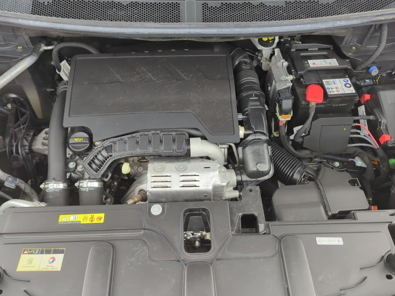 Peugeot 3008 puretech 130ch s&s eat8 allure pack — photo 16
