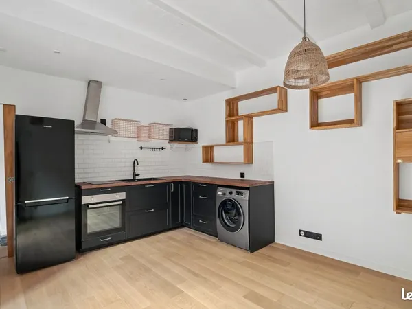 Deux-pièces avec terrasse en jouissance exclusive - Proche Place de la Nation