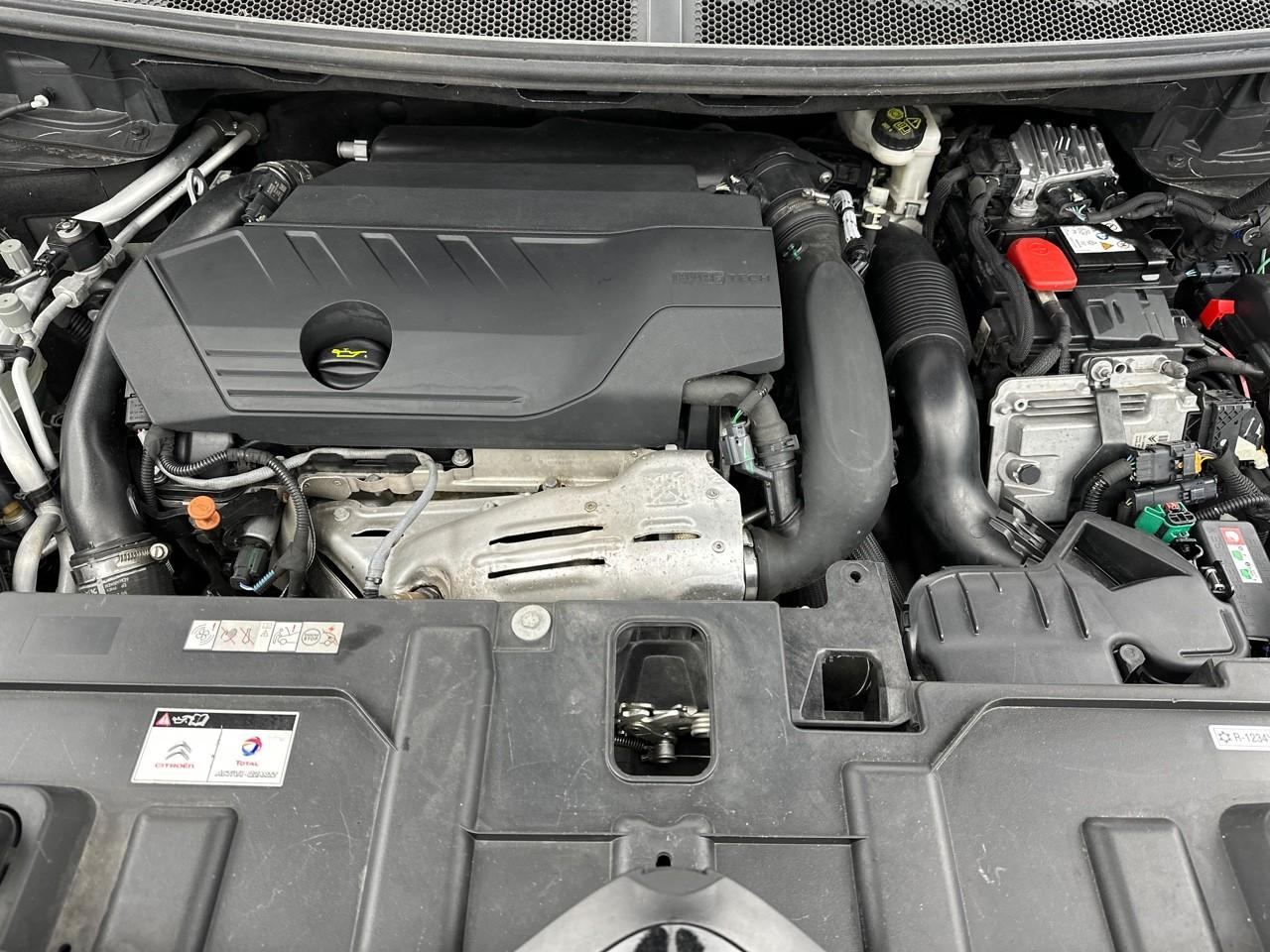 Citroën C5 Aircross hybride rechargeable 225 s&s e-eat8 business — photo 13