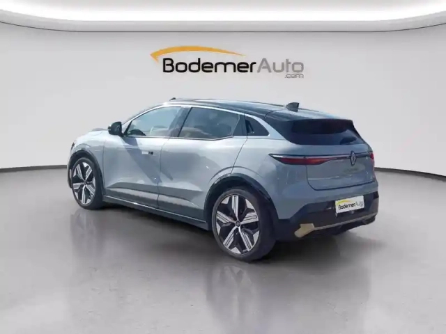 Renault Megane e-tech ev60 220 ch super charge — photo 16