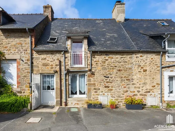 Maison ancienne 4 pièces à vendre à Dinard, terrasse, jardin, parking, garage