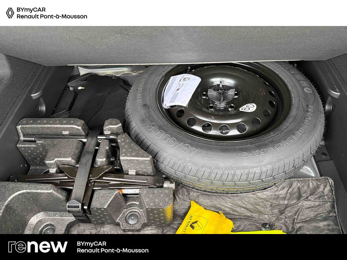 Renault Arkana E-Tech 145 - 21B — photo 15