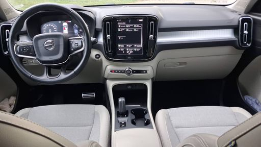 Volvo XC40 2.0 D3 150 BVA - Momentum – 2019 – 111036 km – Diesel – Boîte Automatique — photo 29