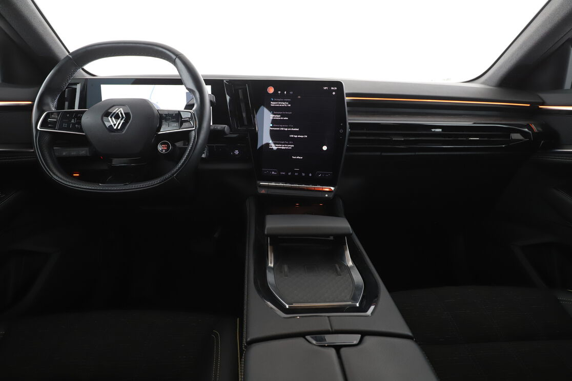 Renault Austral 1.2 Hybrid E-Tech Iconic — photo 11