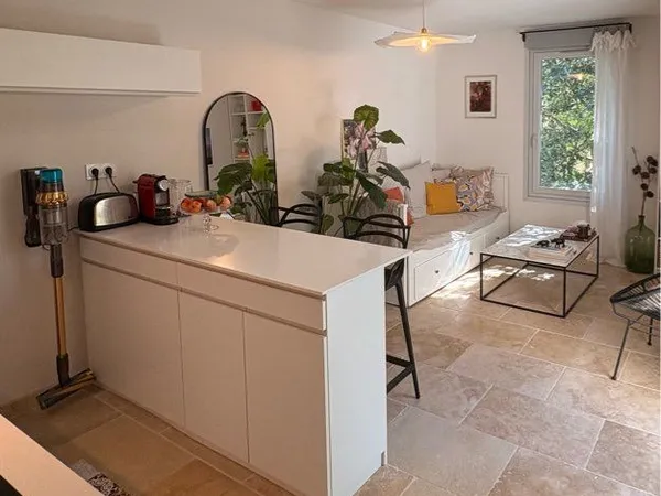 Le Tholonet - T2 de 40 m² avec terrasse de 10 m², parking privatif - Résidence récente