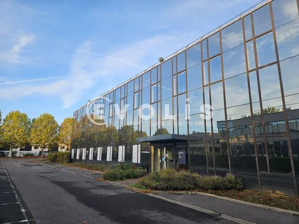 Locaux d'activité - A LOUER - 2 882 m² non divisibles