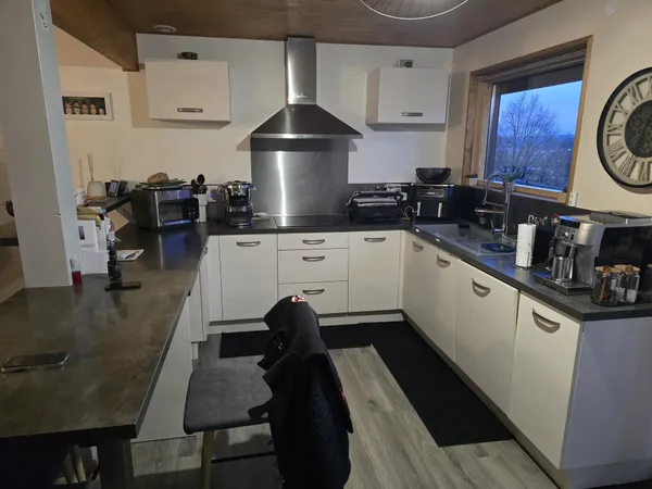 Coup de cœur assuré ! Maison ossature bois avec piscine et vue dégagée – Saint-Géron