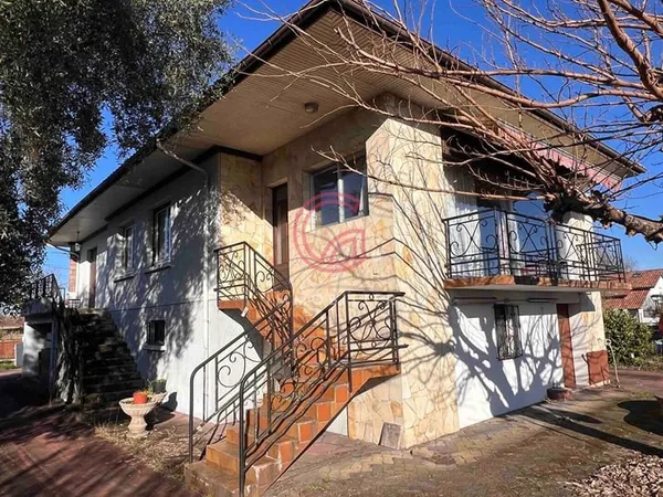 Maison 7 pièces 142 m²