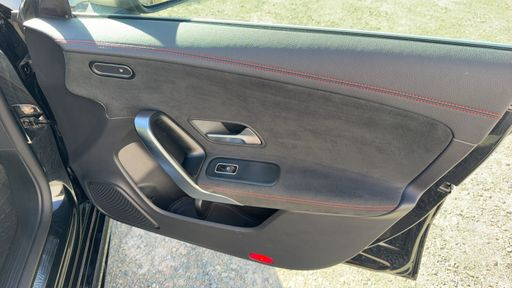 Mercedes Classe CLA Shooting  Brake 200 163 7G-DCT - AMG Line – 2019 – 63085 km – Essence – Boîte Automatique — photo 25