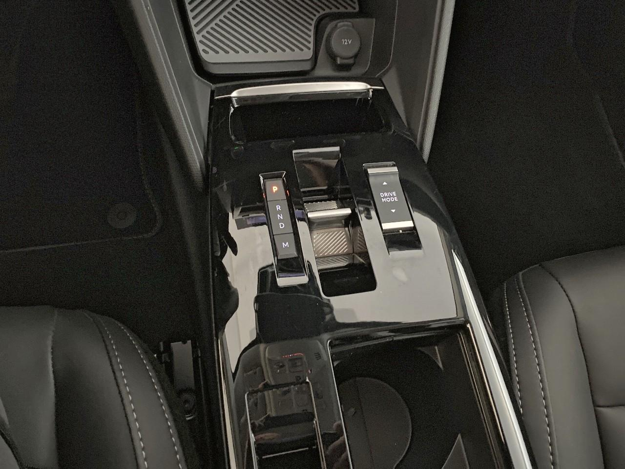 Citroën C4 hybride 136 e-dcs6 max — photo 17