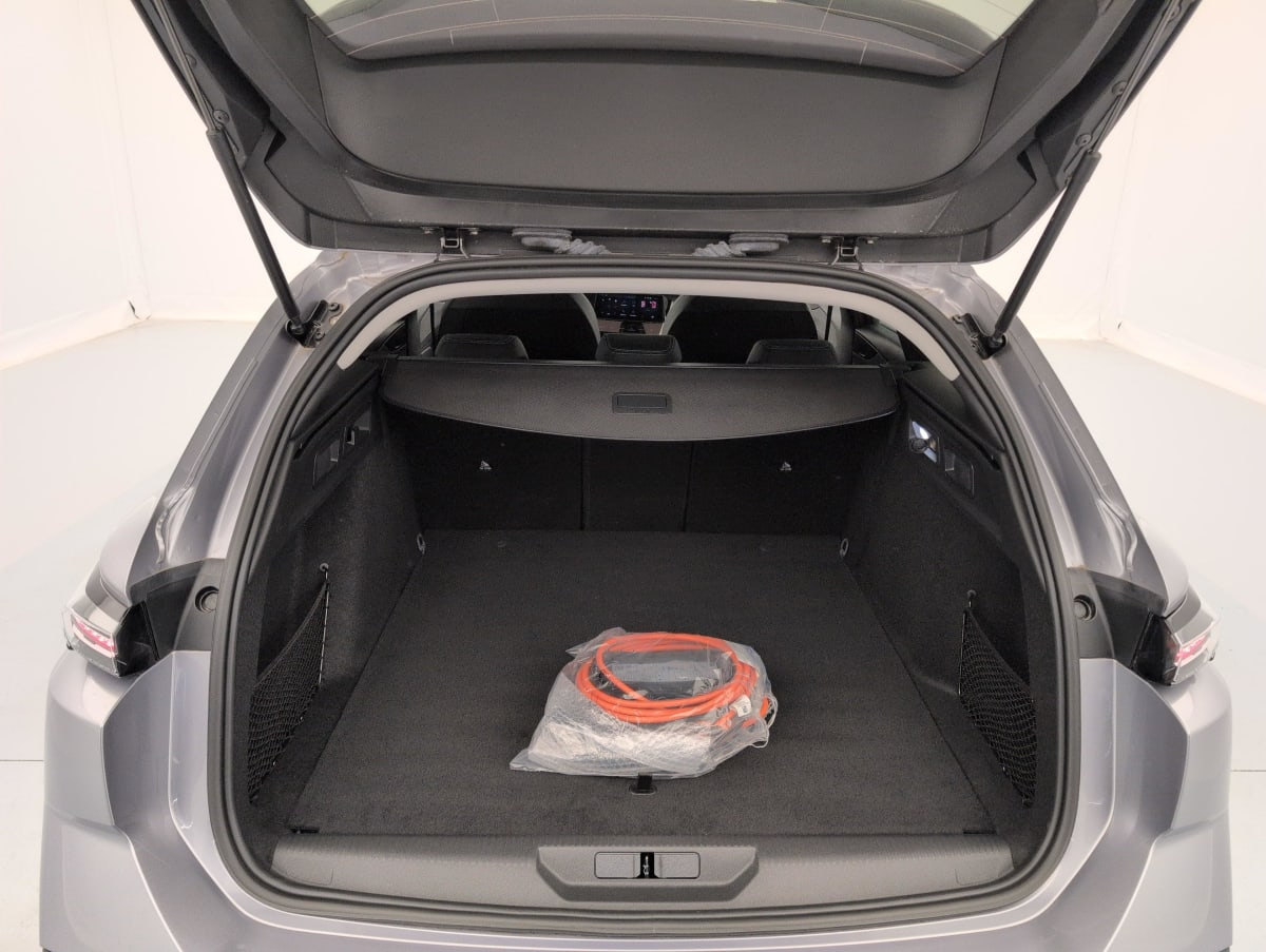 Peugeot 308 SW — photo 11