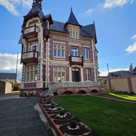 Maison 9 pièces 378 m²