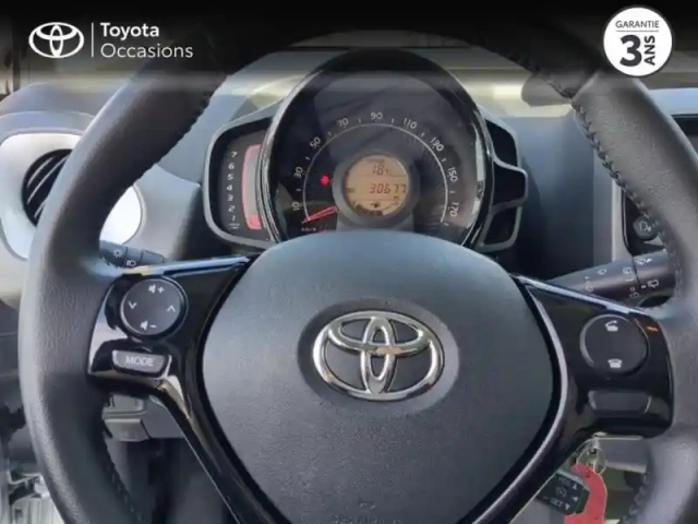 Toyota Aygo 1.0 vvt-i 72ch x-play 5p my20 — photo 13