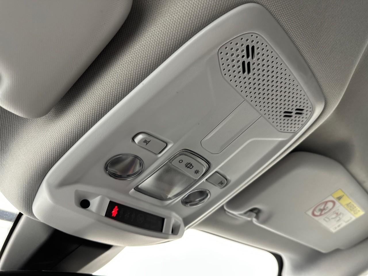 Peugeot 2008 puretech 130 s&s eat8 allure pack — photo 32
