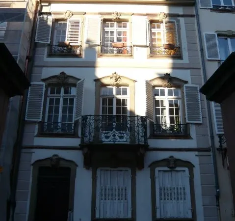 Offrez vous enfin le luxe, Petite France, très bel appartement aux prestations exceptionnelles, meub