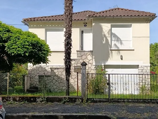 Maison + petit jardin au calme, proche commerces