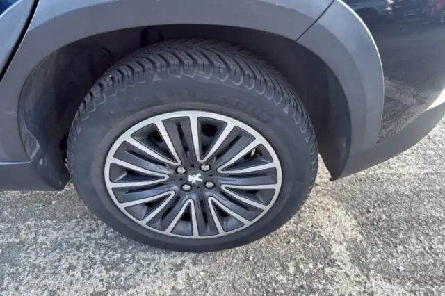 Peugeot 2008 puretech 82ch s&amp;s bvm5 — photo 11