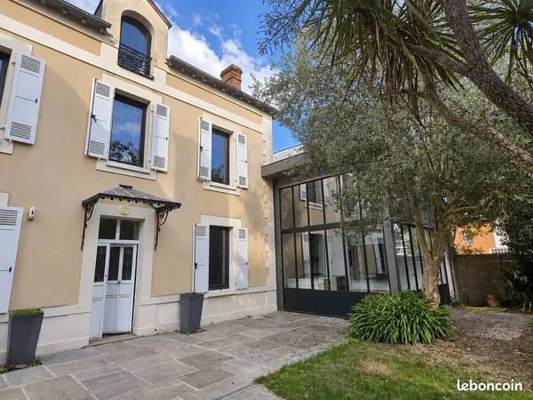 7 pièces · 183 m²6 pièces, 183 m² · Rennes 35000 · Quartier Cleunay-Arsenal-Redon