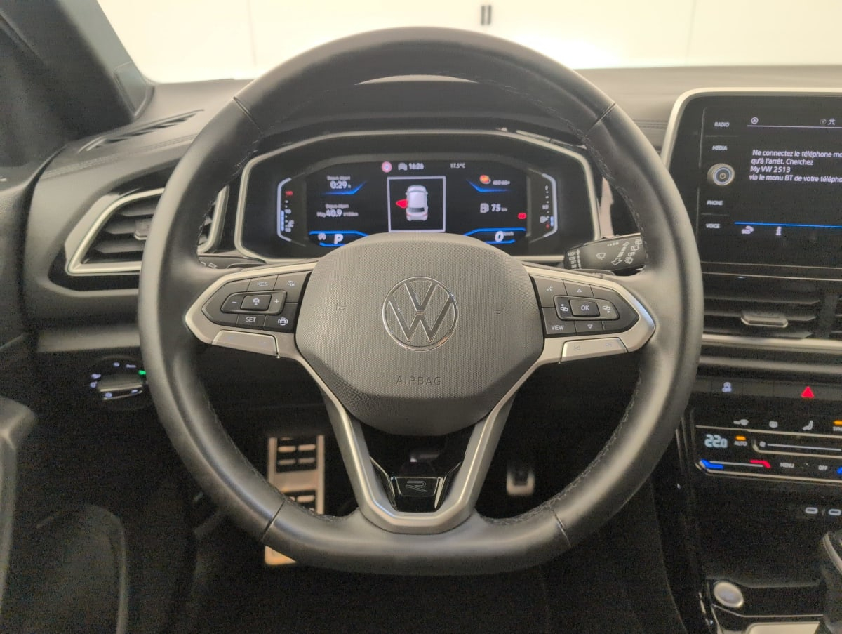 Volkswagen T-Roc — photo 23
