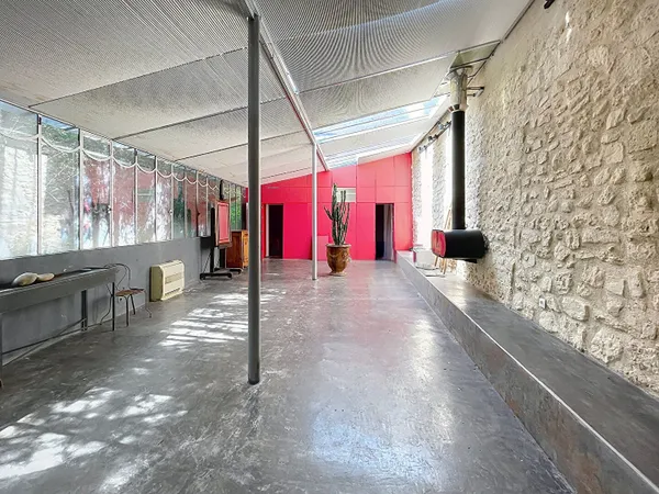 Maison T2 situé au Puy Sainte Reparade d'une superficie d'environ 138 m2
