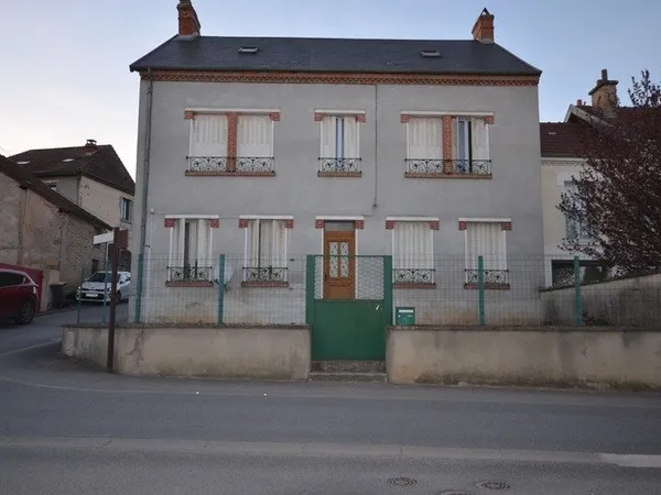 Proche de DORMANS (51) à vendre maison de 5 pièces de 140 m², beau potentiel