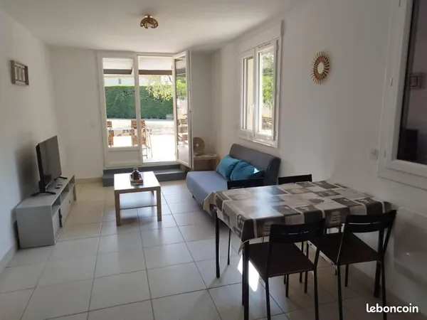 Appartement T2 avec terrasse et parking à Pouzilhac