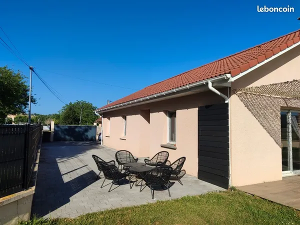 Maison plein pied vue champ