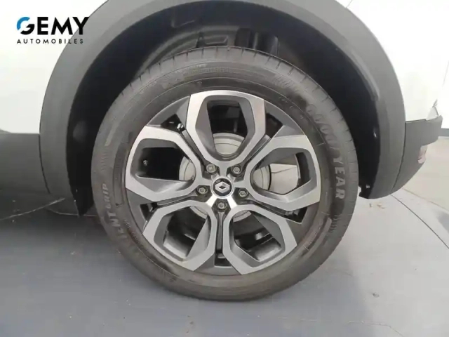 Renault Captur mild hybrid 140 — photo 41
