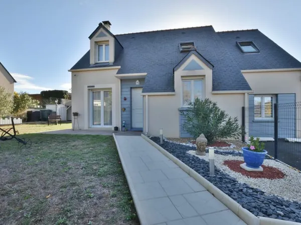 Maison à vendre 7 pièces SEICHES SUR LE LOIR (49)