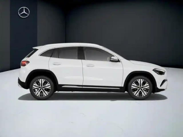 Mercedes Gla 180 progressive line — photo 6