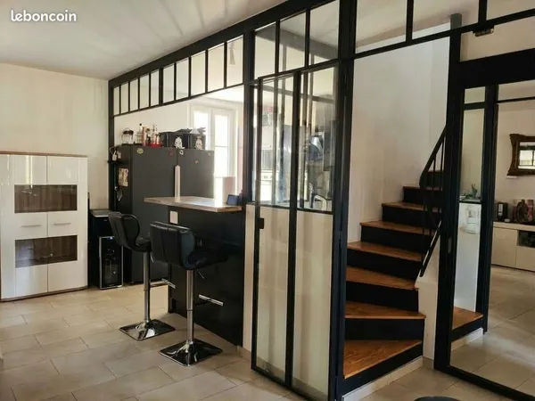 Maison de ville T4 modernisée de 105 m² - DPE B, Garage & Cour - Brignoles (83170)