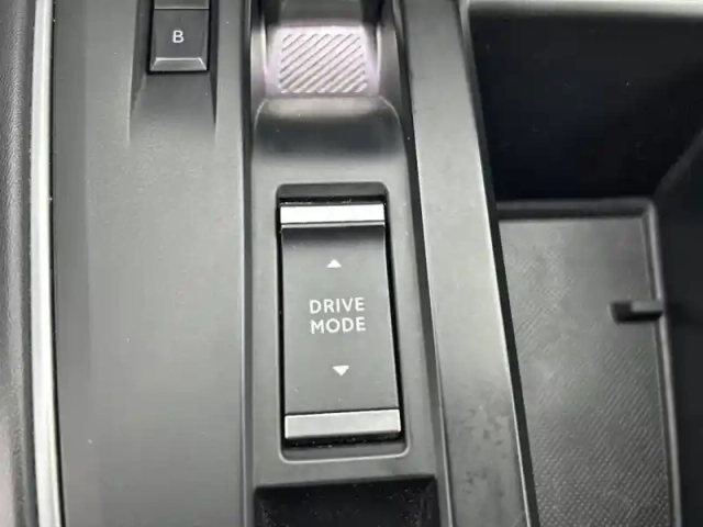 Citroën C5 Aircross hybride rechargeable 225 e-eat8 — photo 27