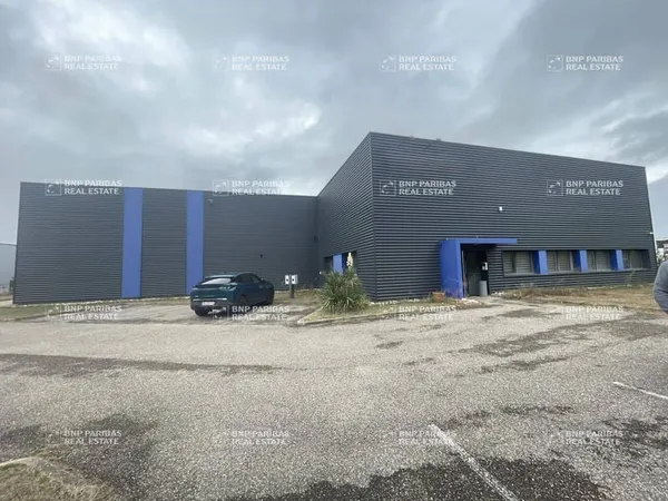 Local d'activité 1170 m²