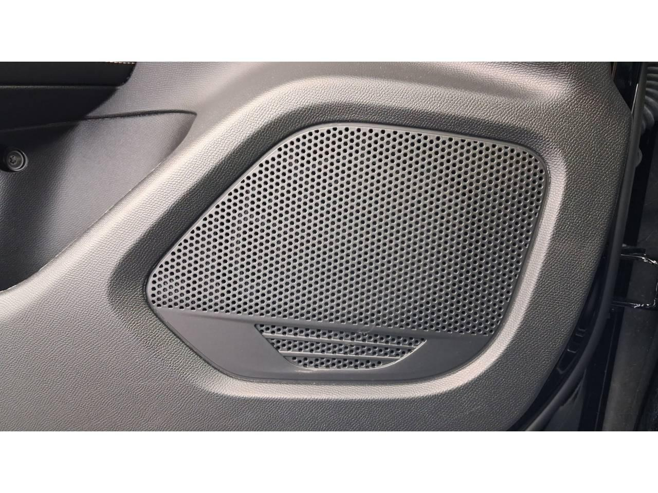 Peugeot 2008 hybrid 145 e-dcs6 allure — photo 32