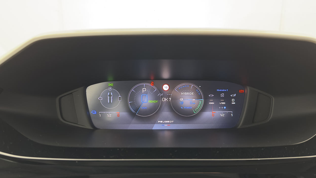 Peugeot 308 SW PHEV 180 e-EAT8 — photo 19