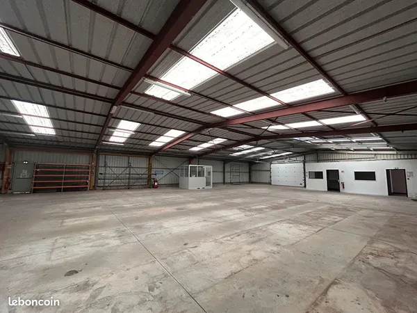 Local 580 m² PONT L ABBE