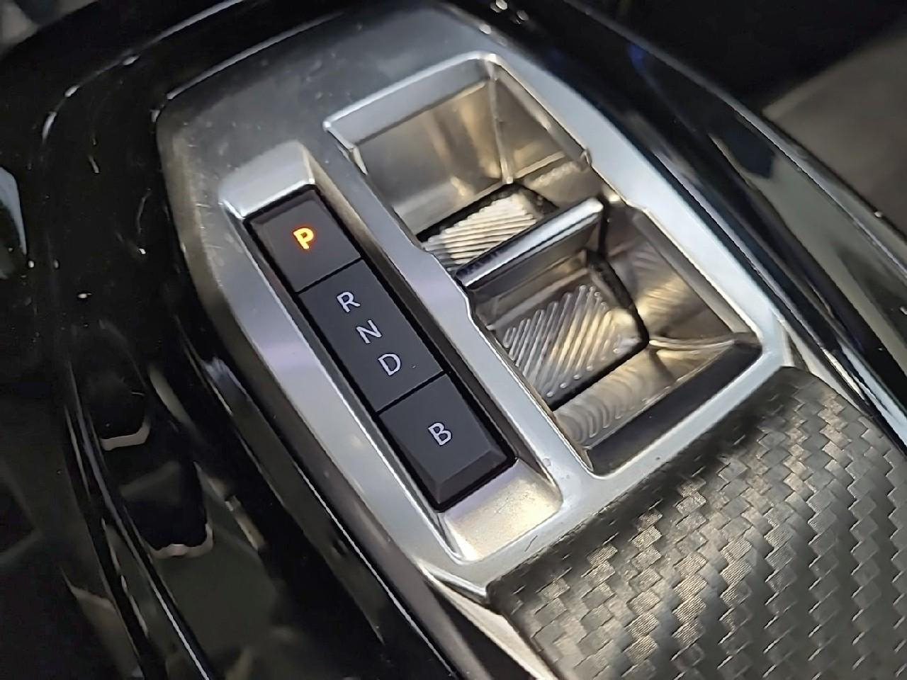Peugeot 2008 electrique 156 ch 54 kwh gt — photo 17