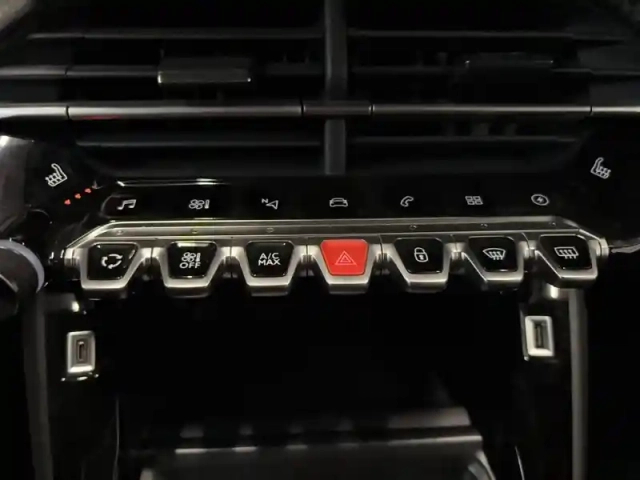 Peugeot 2008 electrique 50 kwh 136 ch — photo 12