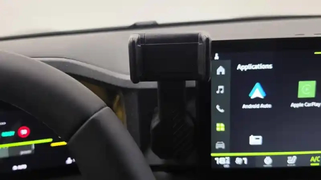 Dacia Bigster hybrid-g 150 4x4 — photo 16